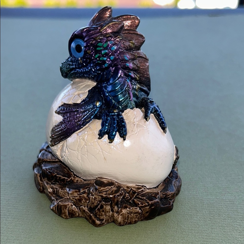 Windstone Editions Pena 1984 Hatching Peacock Empress Baby Dragon Egg Hatchling